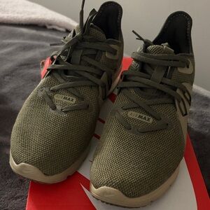 Nike Air Max Khaki Sneakers